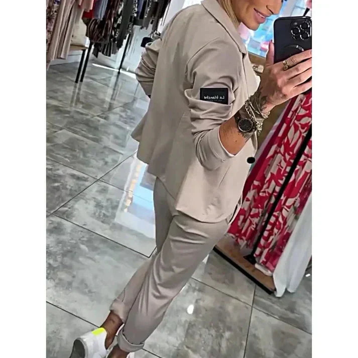 Adriana - Conjunto elegante