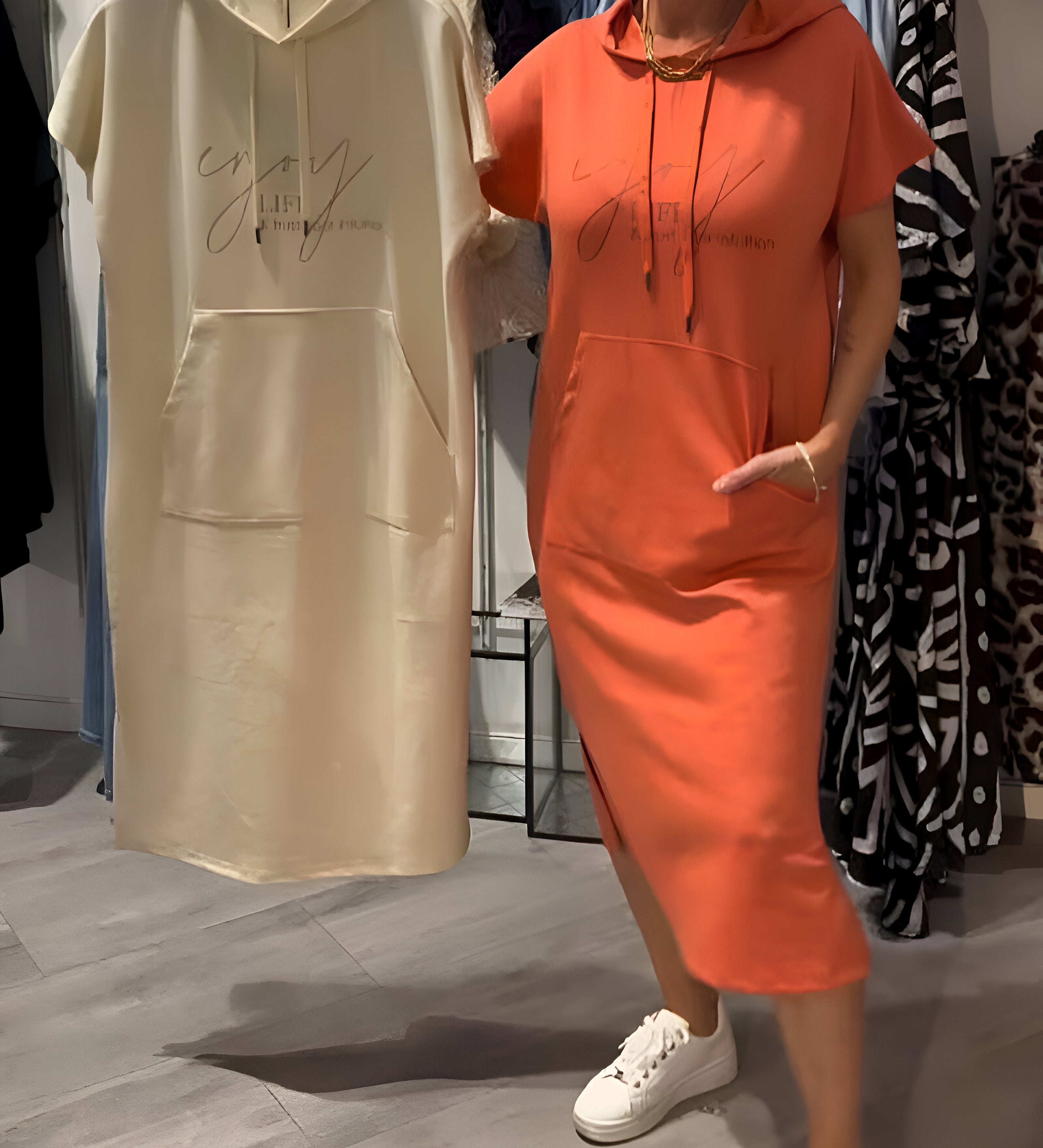 Sásquia - Vestido casual con capucha