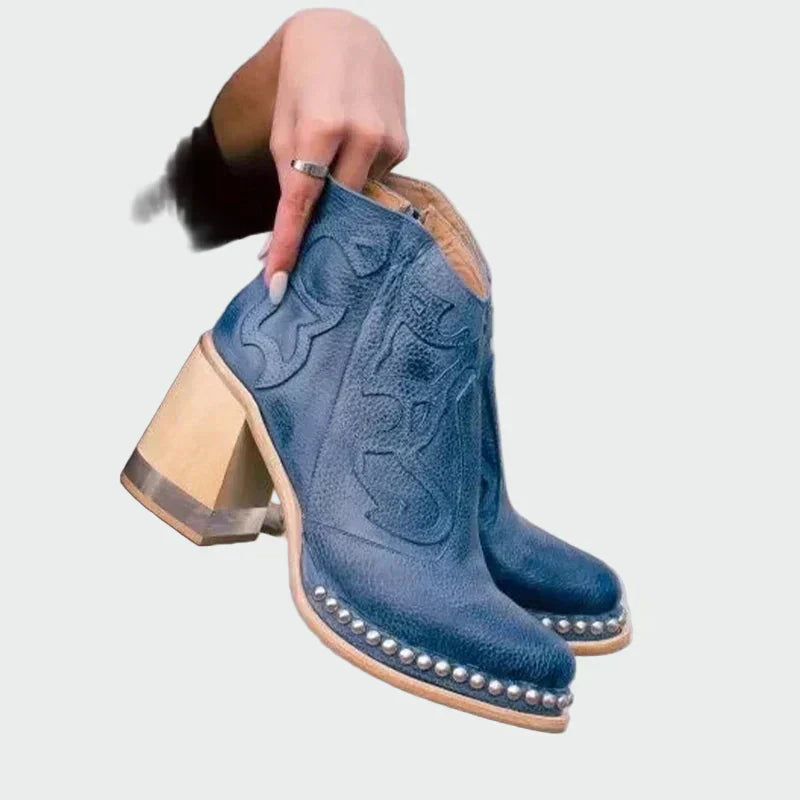 Botas de cuero bordadas