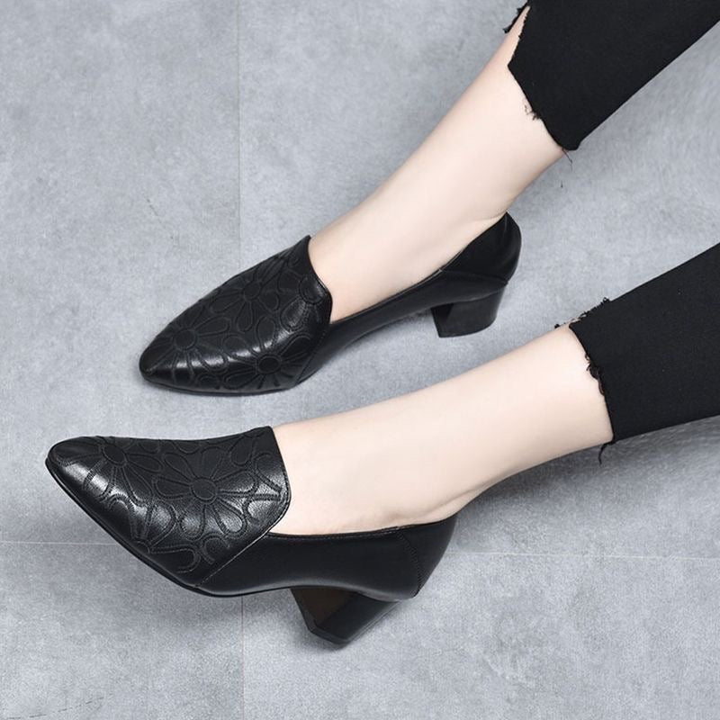 Olene - Zapatos de Tacón en Piel Vegana con Bordado Suave