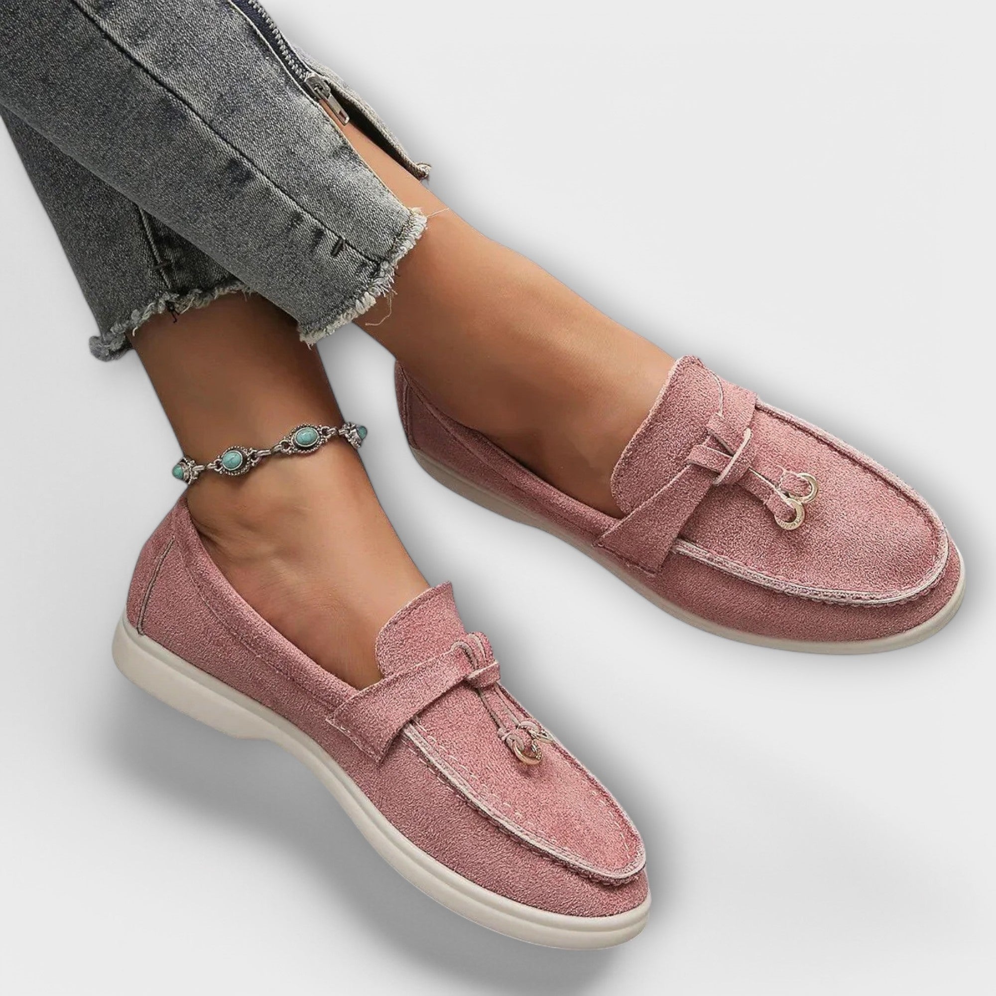 Mocasines Femeninos Beiges con Cordón Decorativo